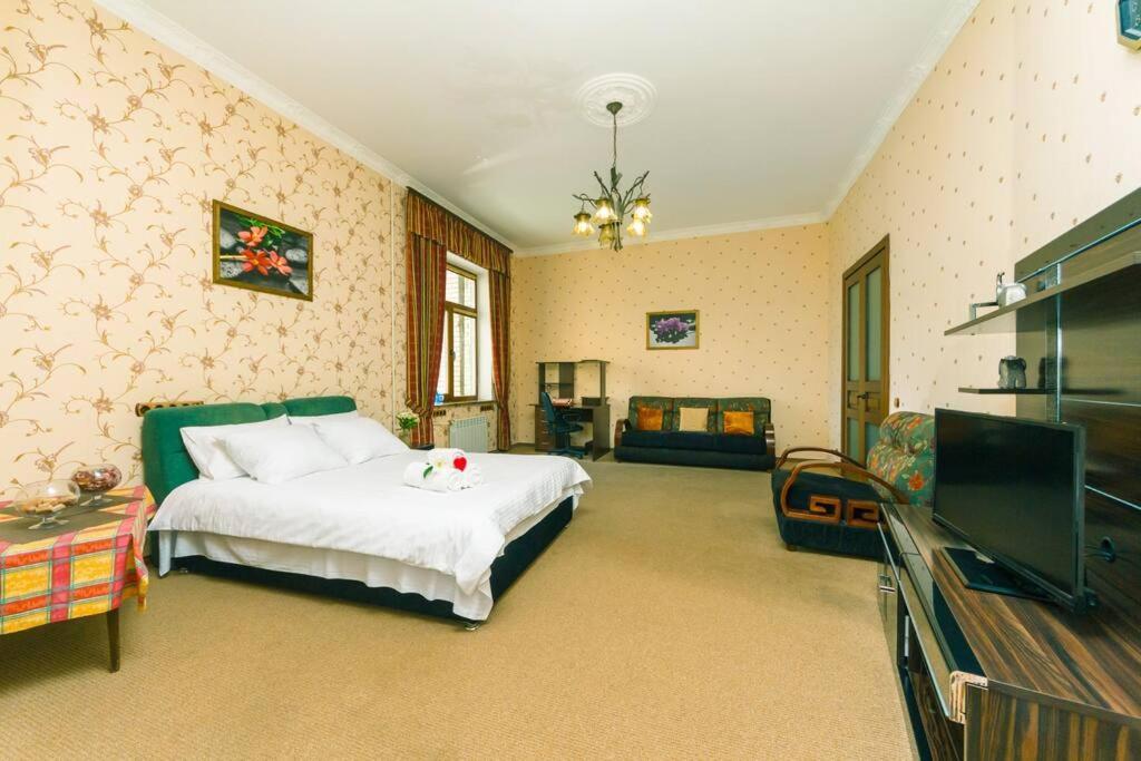 Apartment With View On Inpedendence Square Khreshchatyk Kiev Bagian luar foto