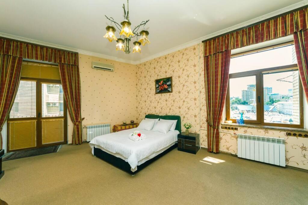 Apartment With View On Inpedendence Square Khreshchatyk Kiev Bagian luar foto