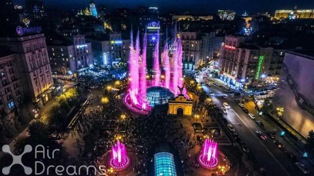 Apartment With View On Inpedendence Square Khreshchatyk Kiev Bagian luar foto